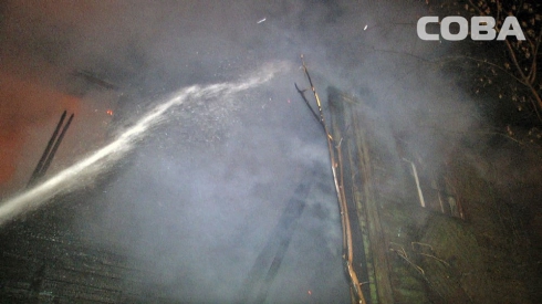 На Химмаше сгорел двухэтажный барак