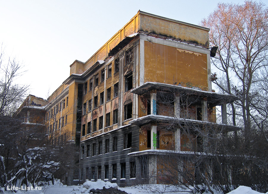 Больница в зелёной роще Екатеринбург. Заброшенная больница в Екатеринбурге зеленая роща. Зелёная роща Екатеринбург заброшка. Больница в зелёной роще Екатеринбург заброшка.