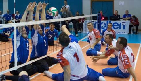 В Екатеринбурге встречают волейболистов-паралимпийцев, победивших на чемпионате Европы