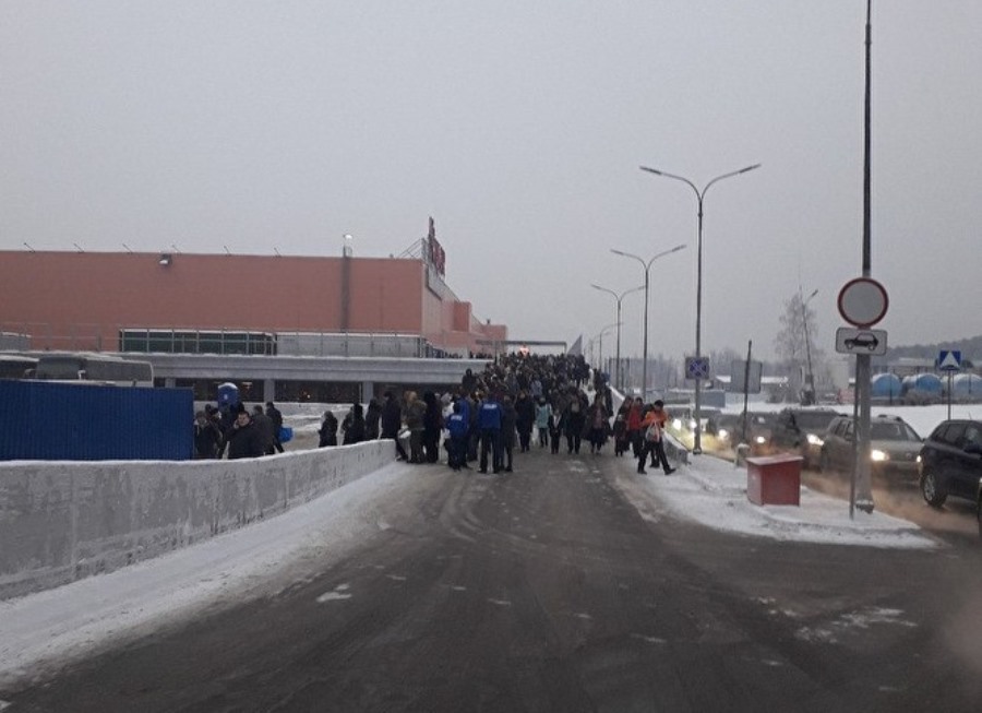 В Екатеринбурге минёры снова взялись за своё. Эвакуация прошла в крупнейших торговых центрах