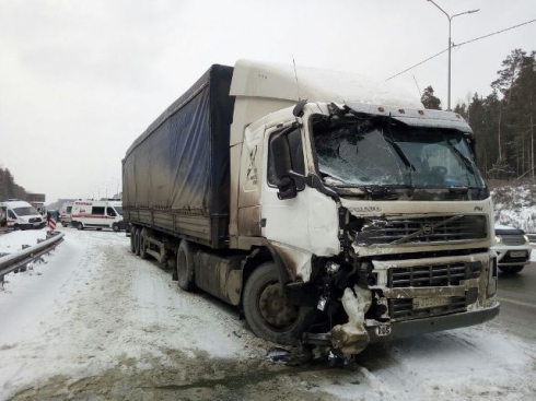 На Новомосковском тракте в ДТП попал автомобиль скорой помощи, который перевозил пациента