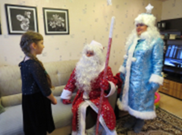 «Полицейский Дед Мороз» поздравил детей в Невьянске