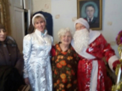 Пожилых людей из отдалённых населенных пунктов поздравил «Полицейский Дед Мороз» Нижнего Тагила