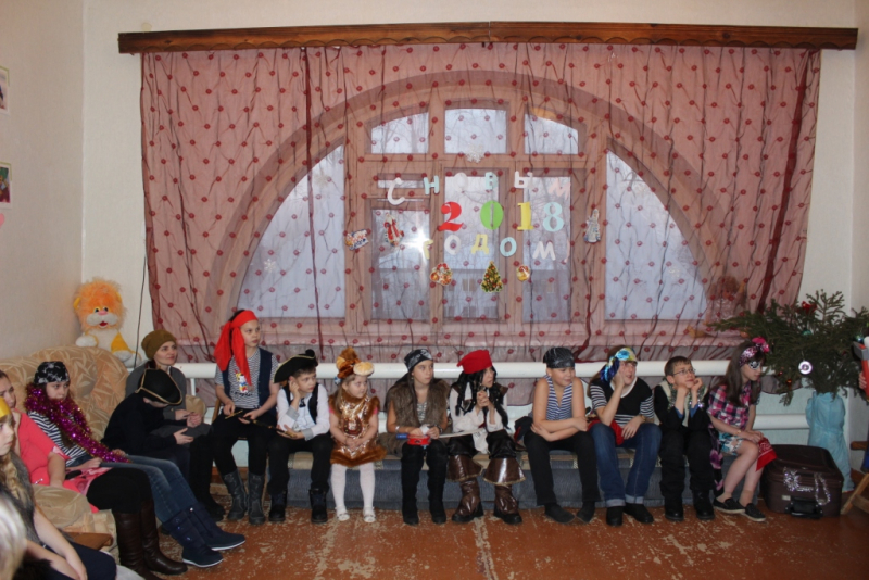 В преддверии Рождества «Полицейский Дед Мороз» навестил ребят из социально-реабилитационного центра в Красноуральске