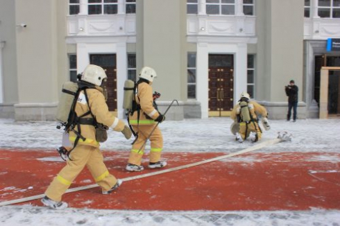 Свердловские спасатели провели учения на «Екатеринбург Арене»