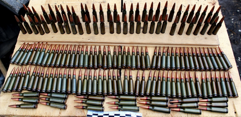 В Свердловской области, в одном из садовых товариществ, полицией найден и изъят небольшой оружейный арсенал