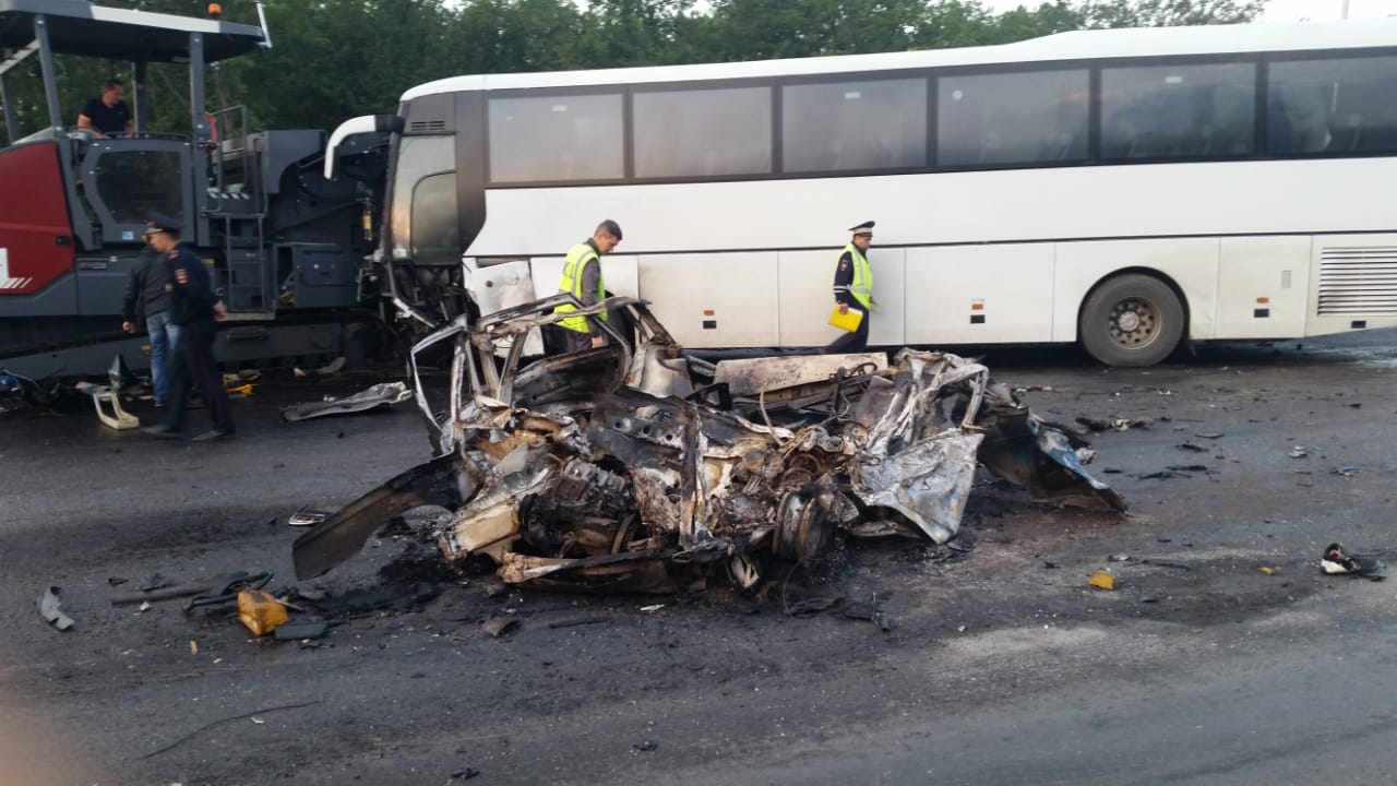 Автобус, следовавший из Екатеринбурга в Соль-Илецк, попал в жуткое ДТП »  Вечерние ведомости