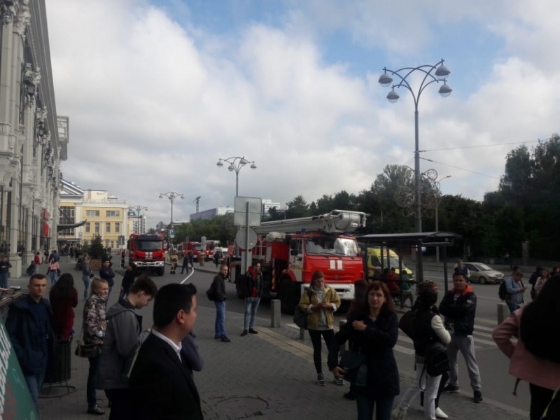 В Екатеринбурге утром загорелся «Гринвич». Эвакуировано 500 человек