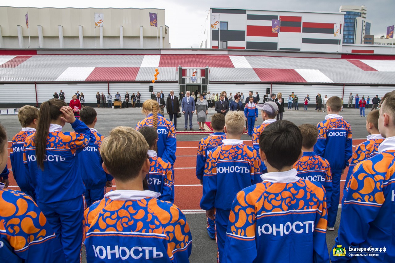 Открылась обновленная арена стадиона «Юность» в Екатеринбурге