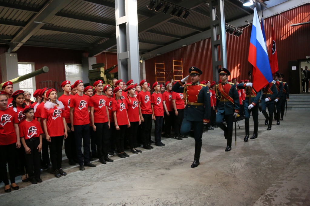 Молодых тагильчан принял в ряды «Юнармии» заместитель Шойгу