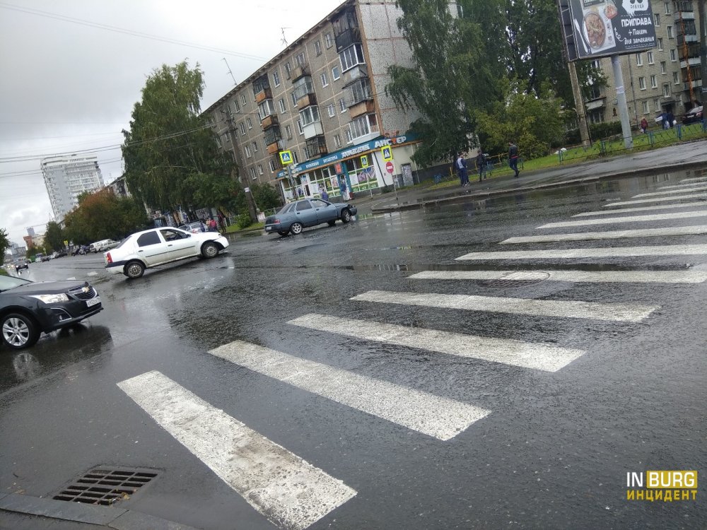В Екатеринбурге дождь стал причиной нескольких ДТП