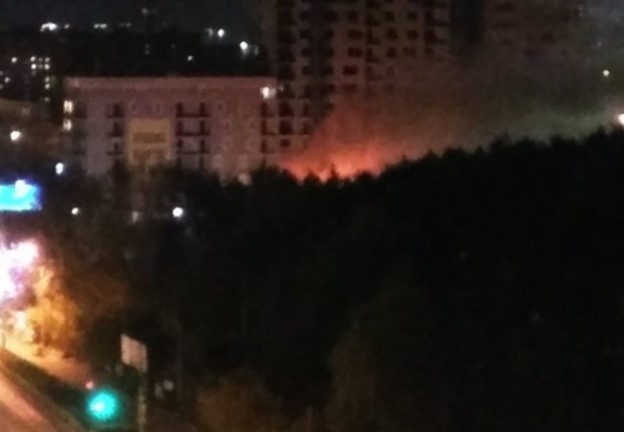 Минувшей ночью в Екатеринбурге горел автосервис и два автомобиля