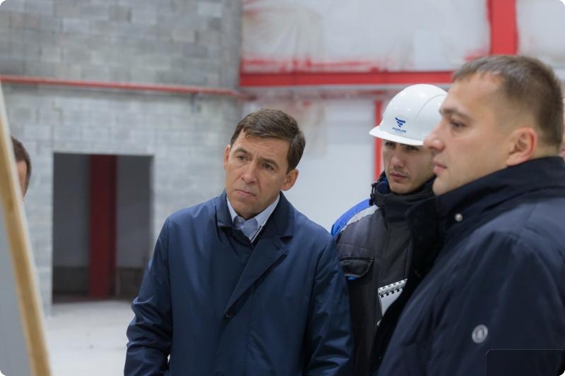 Евгений Куйвашев побывал на стройке ледовой арены «Авто» в Екатеринбурге