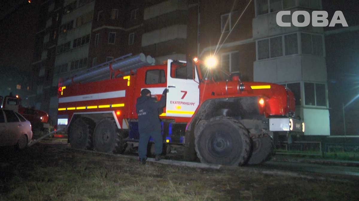 Ночью в доме на Сортировке горел мусоропровод. Спасено 58 человек