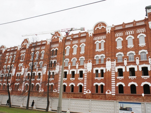 В Екатеринбурге отреставрировали знаменитую мельницу Борчанинова — Первушина напротив ж/д вокзала