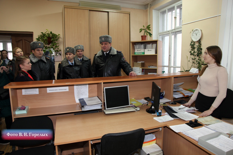 Врио главы свердловской полиции посетил отдел по вопросам миграции в Екатеринбурге