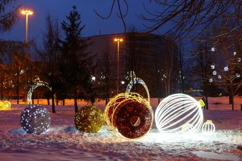 «Рождественский сквер» открылся на площадке перед Театром драмы в Екатеринбурге
