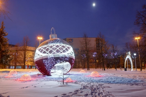«Рождественский сквер» открылся на площадке перед Театром драмы в Екатеринбурге