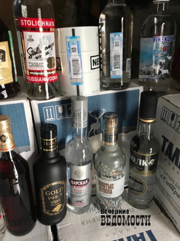 Оперативники УЭБиПК нашли склад с алкогольным фальсификатом на Уралмаше