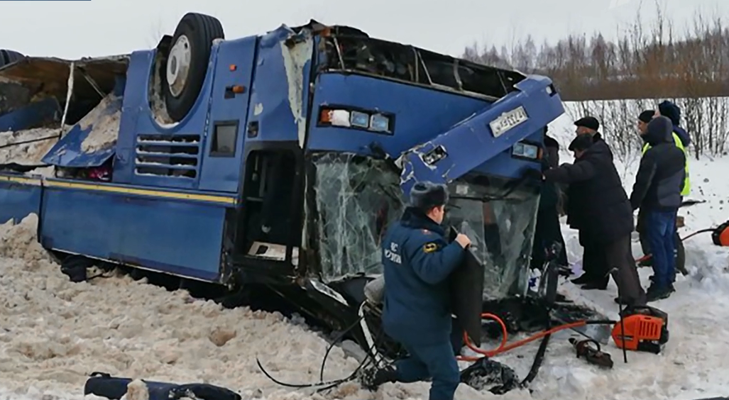 Трагедия под Калугой: в ДТП с автобусом погибли семь человек, в том числе четверо детей