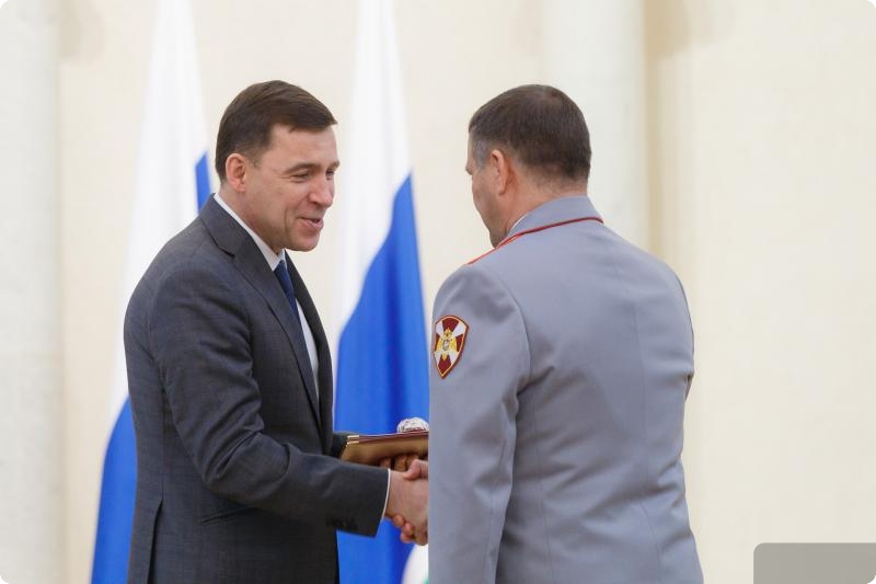 Евгений Куйвашев провел торжественный прием для офицеров и ветеранов военной службы