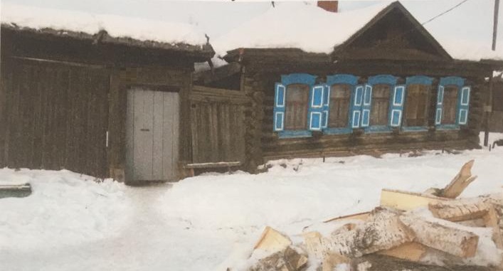 Ударила поленом по голове: жительницу свердловского села обвиняют в убийстве соседки