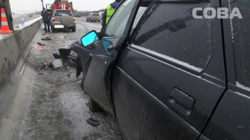 В ДТП на Новокольцовской автодороге пострадали два человека