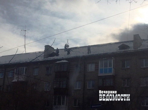 Общественники подключились к контролю за надлежащей очисткой крыш ото льда и снега в Екатеринбурге