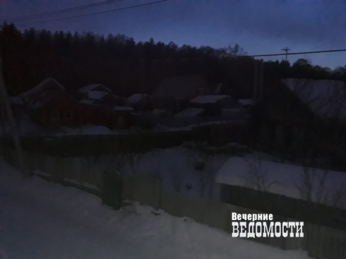 Сотни жителей Екатеринбурга вынуждены сидеть днями без электроэнергии