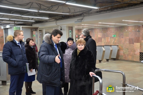 Александр Высокинский проверил метро Екатеринбурга на доступность для маломобильных граждан