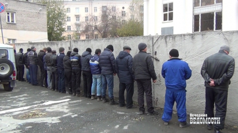 Бизнес на мигрантах: как в Полевском зарабатывали на национальной безопасности