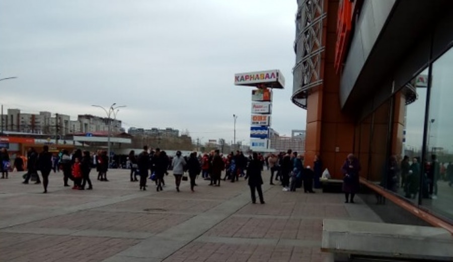 «Даже нет смысла ждать»: в Екатеринбурге эвакуируют торговые центры