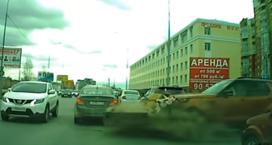 Жуткая авария в Тюмени попала на видео