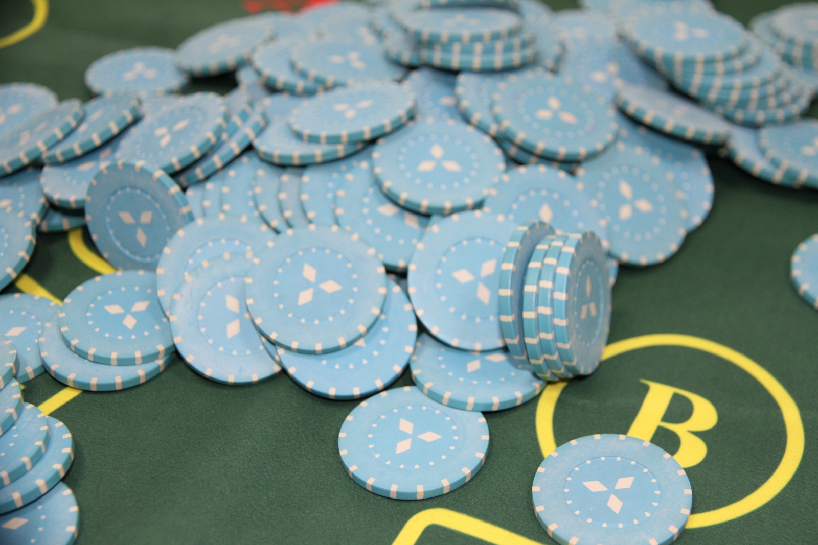 Двое екатеринбуржцев подозреваются в организации незаконного казино
