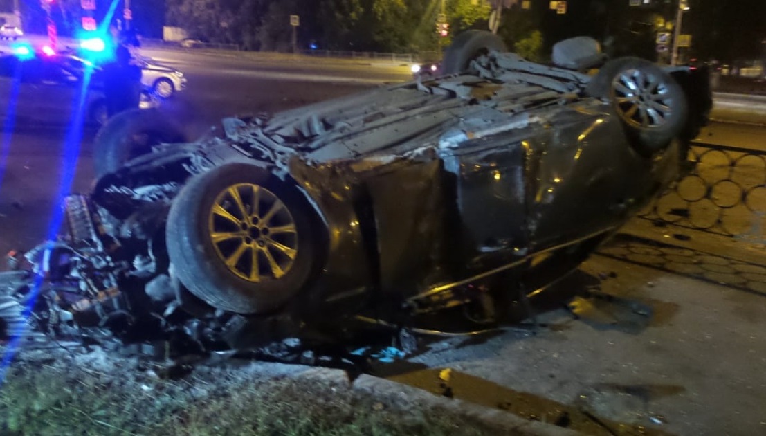 Пострадали семь человек: в Екатеринбурге ночью столкнулись машины