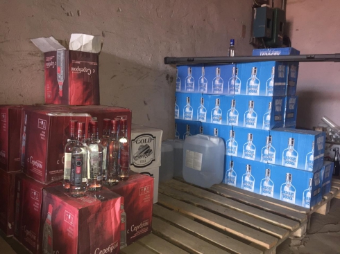 В Нижнем Тагиле силовики изъяли пять тонн водки и коньяка (ФОТО)