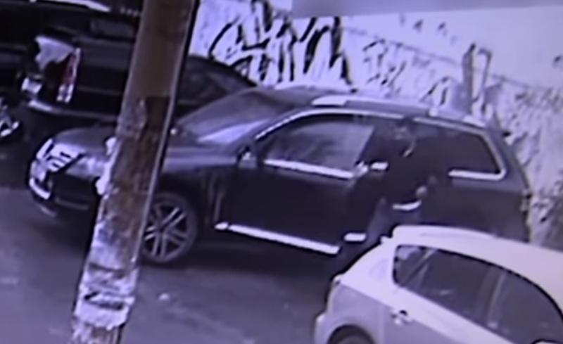 Убийство бизнесмена на Уралмаше попало на видео