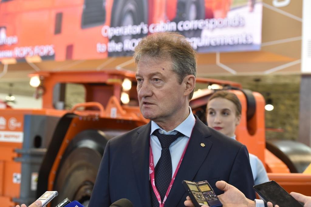 Сделано в России: УГМК представила на Иннопроме новую шахтную машину, огнестойкие кабели и digital-технологии в образовании