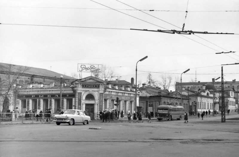 «Екатеринбург. История города в фотографии. 1960-е — 1991»