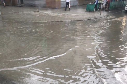 Екатеринбург утонул: ливневый дождь затопил несколько улиц города