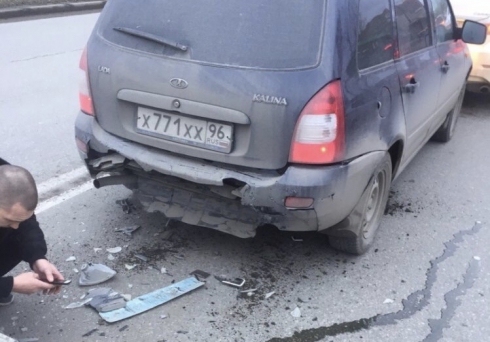 В Екатеринбурге произошло ДТП с участием трёх машин