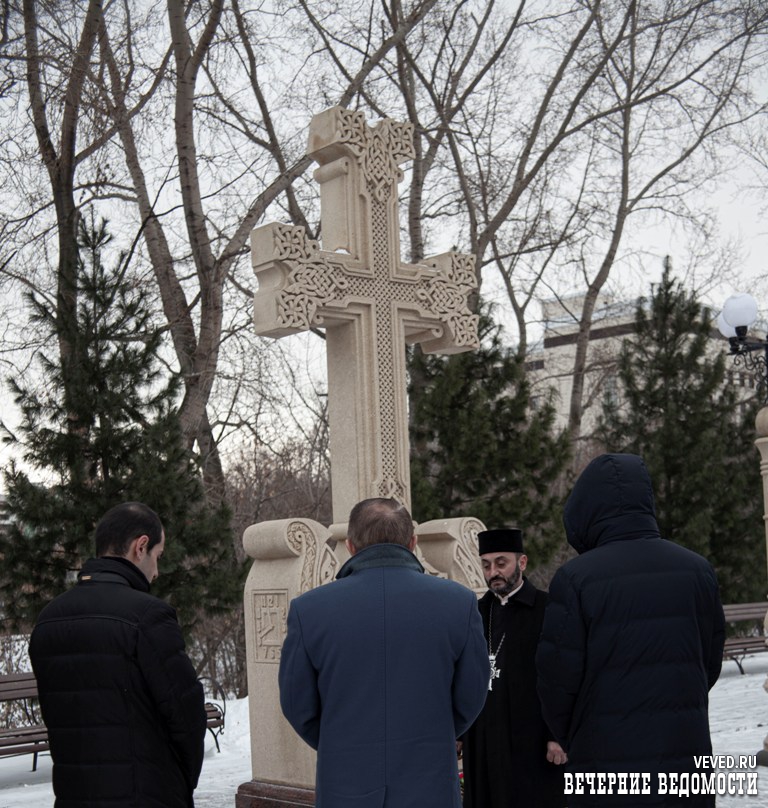 В Екатеринбурге почтили память жертв разрушительного землетрясения в Армении