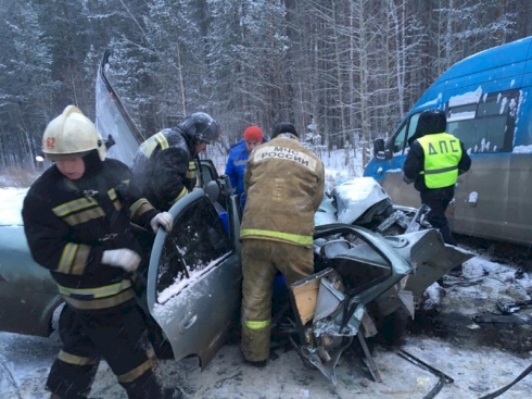 В Свердловской области из-за снегопада произошло 15 ДТП. Погиб один человек
