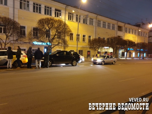 В центре Екатеринбурга случилось массовое ДТП