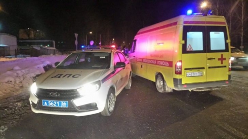 В Екатеринбурге в ДТП пострадали водитель ВАЗ и трое детей