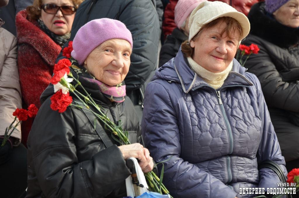 В Екатеринбурге отпраздновали 77-ю годовщину формирования Уральского добровольческого танкового корпуса