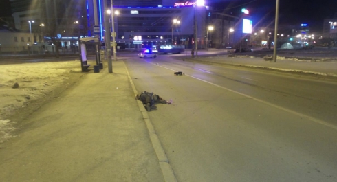 В Екатеринбурге Lexus насмерть сбил человека и загорелся