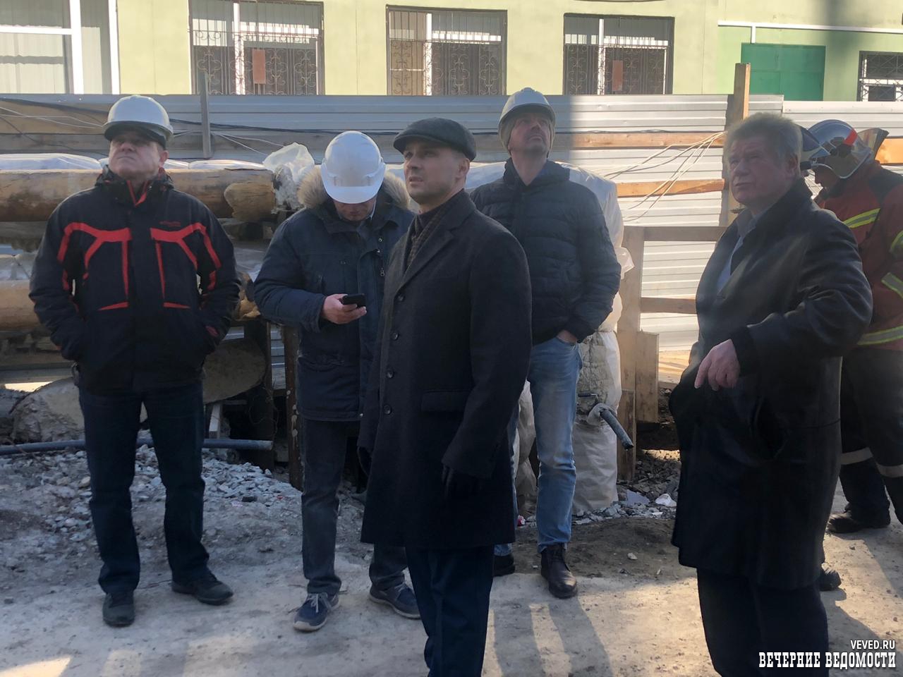 В Екатеринбурге двое рабочих пострадали при обрушении перекрытий строящейся школы
