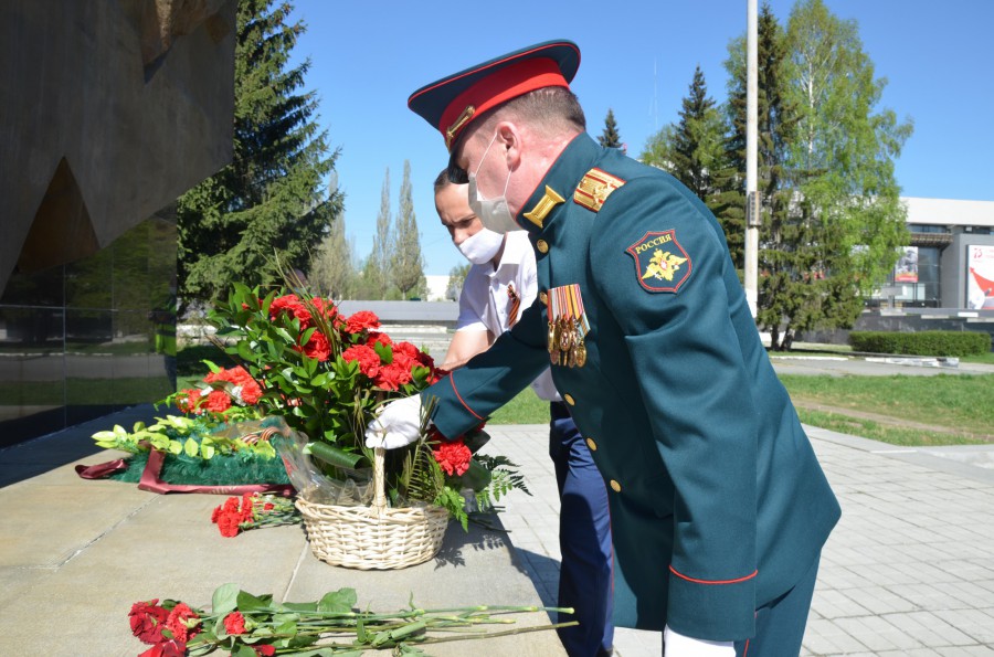 Председатель гордумы Екатеринбурга и депутаты почтили память героев Великой Отечественной войны