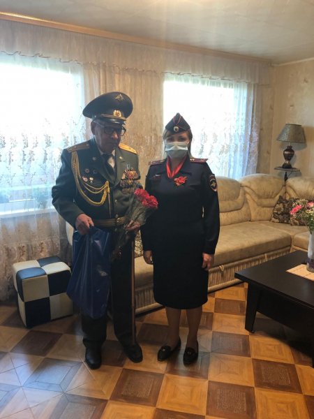 Начальник УМВД России по Екатеринбургу посетил участников Великой Отечественной войны